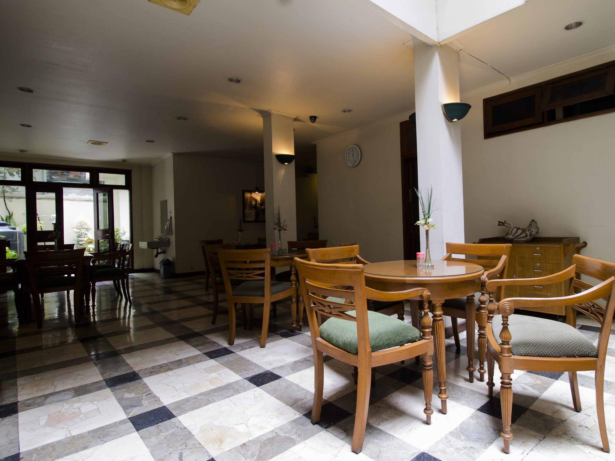 Hotel Reddoorz @ Dago Bandung Exterior foto